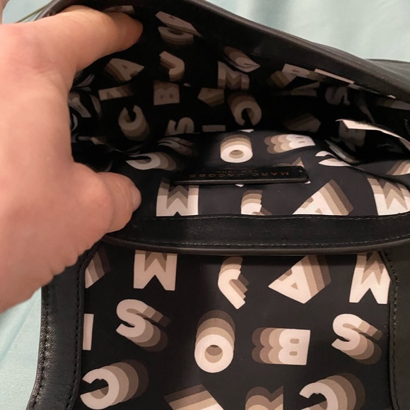 Marc Jacobs Avenue Crossbody - Picture 4 of 6